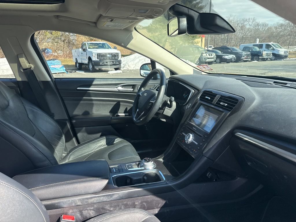 Used 2019 Ford Fusion Titanium image 17