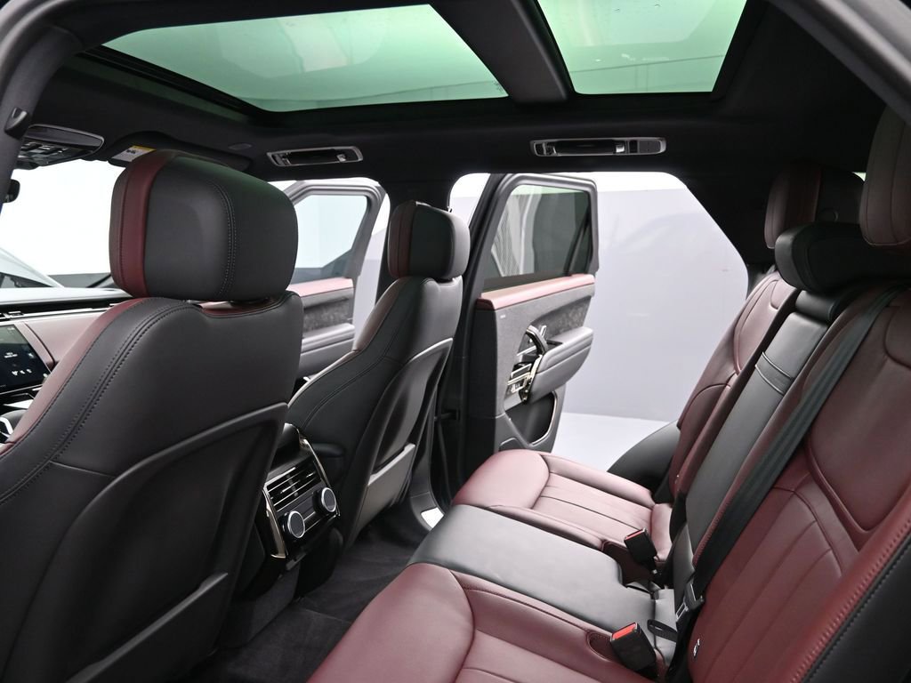 Used 2024 Land Rover Range Rover Sport Dynamic SE image 17