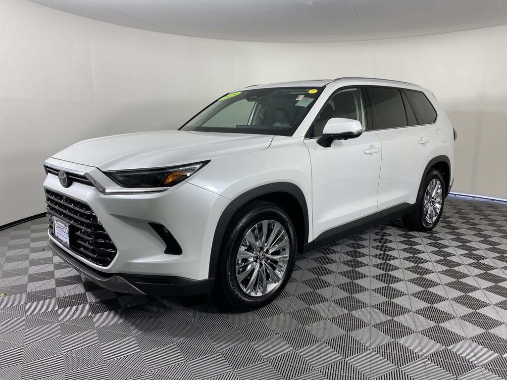 Used 2025 Toyota Grand Highlander AWD image 4