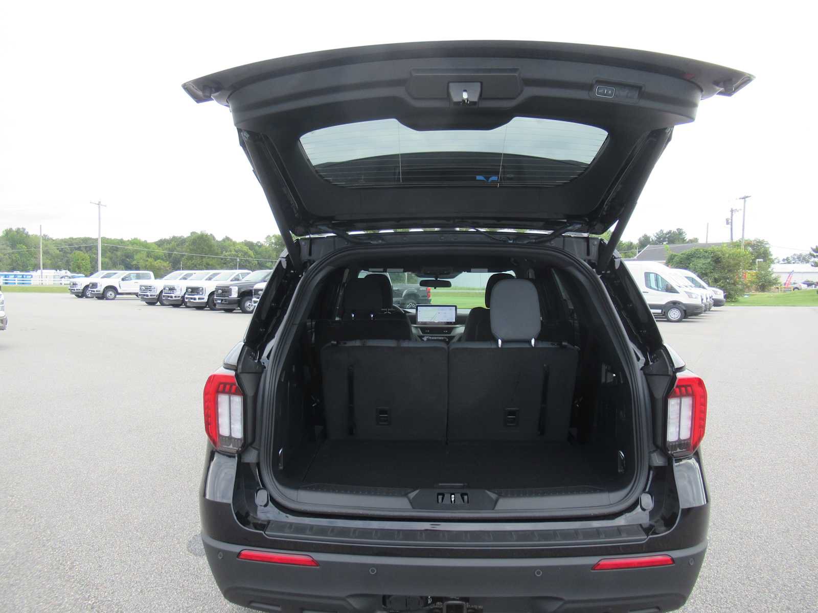 New 2027 Ford Explorer Active AWD/4WD image 15