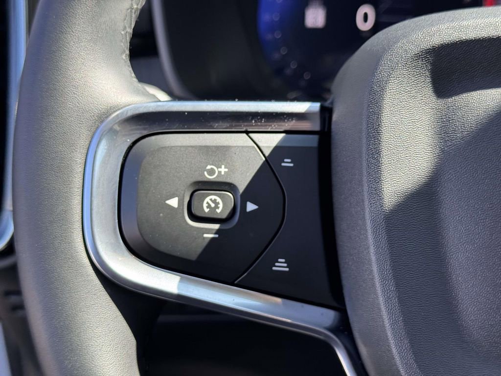 Certified 2026 Volvo XC40 B5 Plus w/ Climate Package image 19