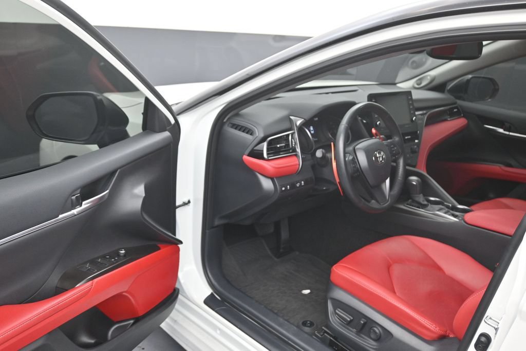 Used 2024 Toyota Camry XSE FWD image 10