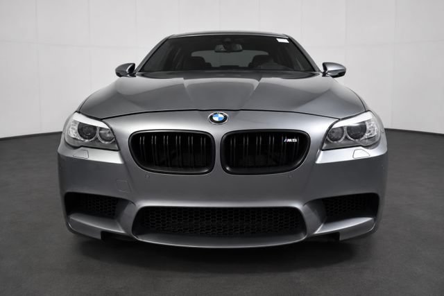 Used 2013 BMW M5 RWD image 2