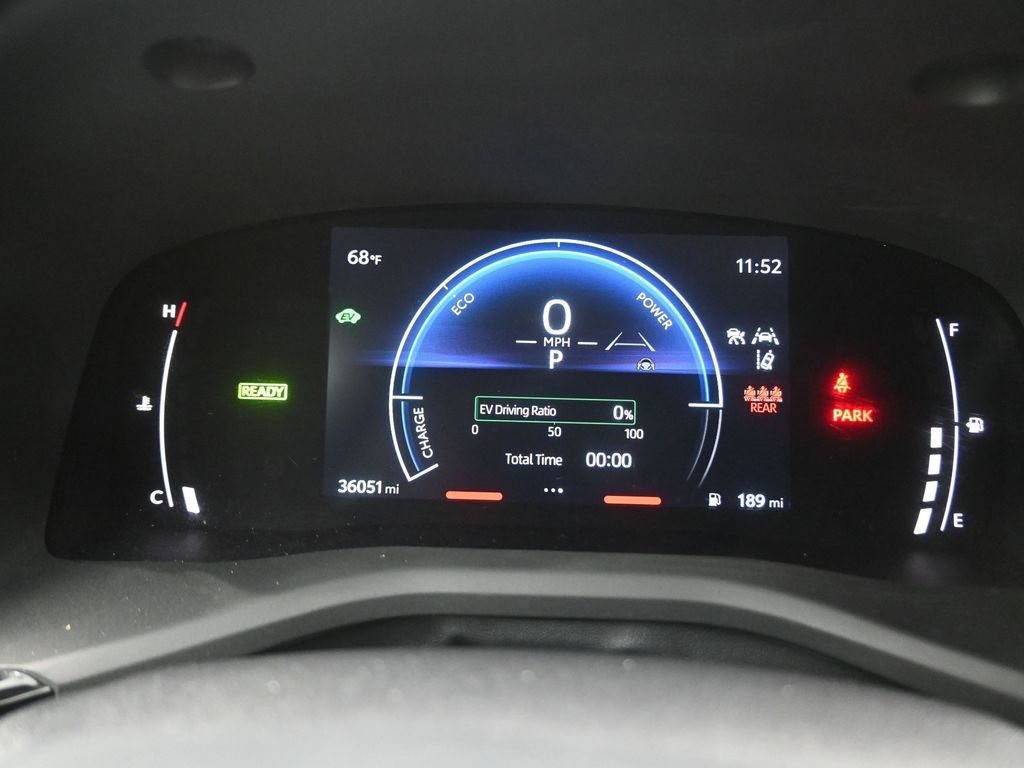 Used 2025 Toyota Camry SE w/ Convenience Package image 6