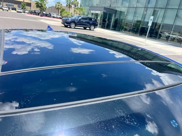 Used 2022 Genesis G70 3.3T RWD image 9