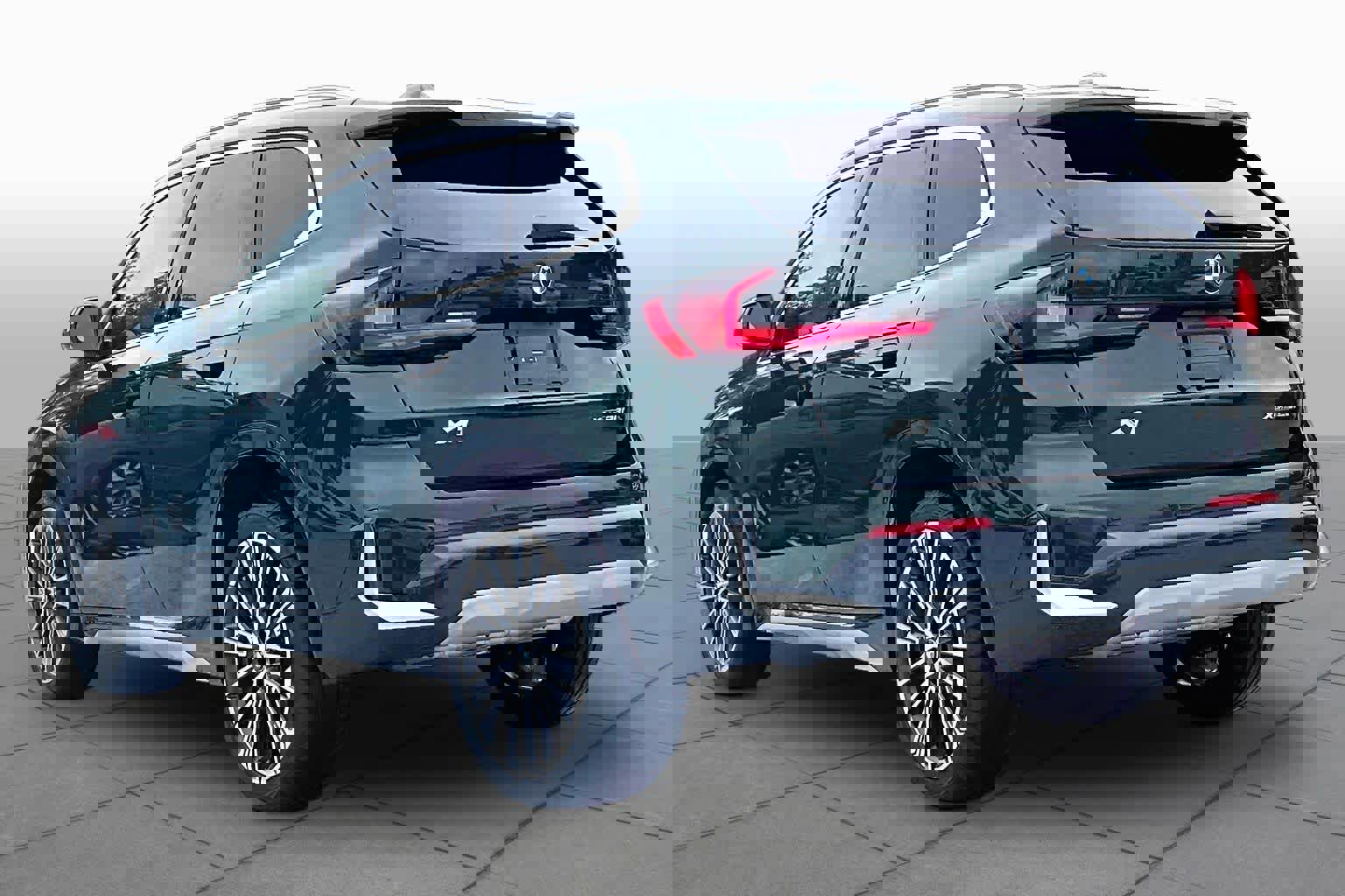 Used 2025 BMW X1 xDrive28i w/ Convenience Package AWD/4WD image 12