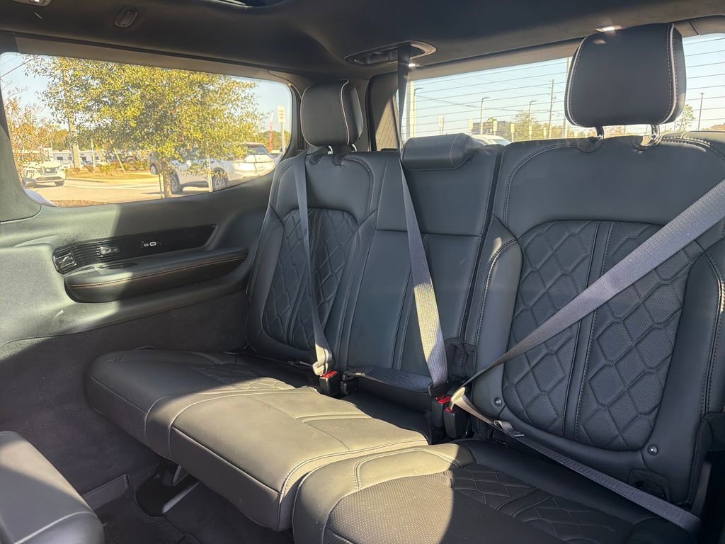 Used 2024 Jeep Grand Wagoneer Series III image 31