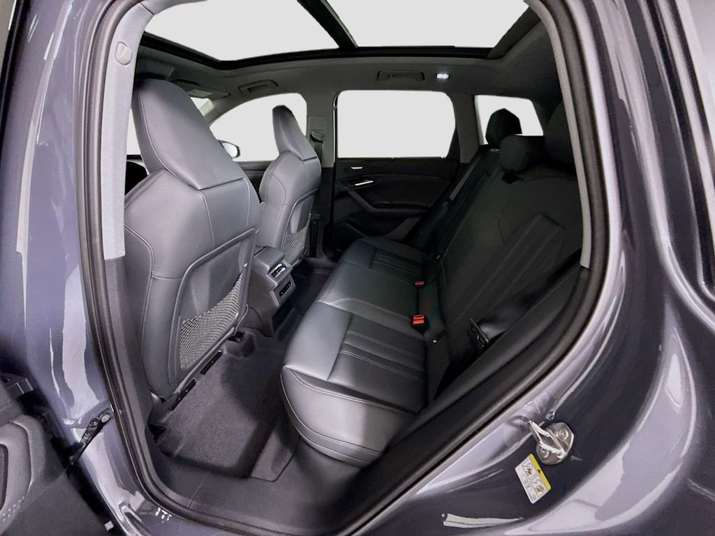 Used 2025 Audi Q6 e-tron Premium Plus image 24