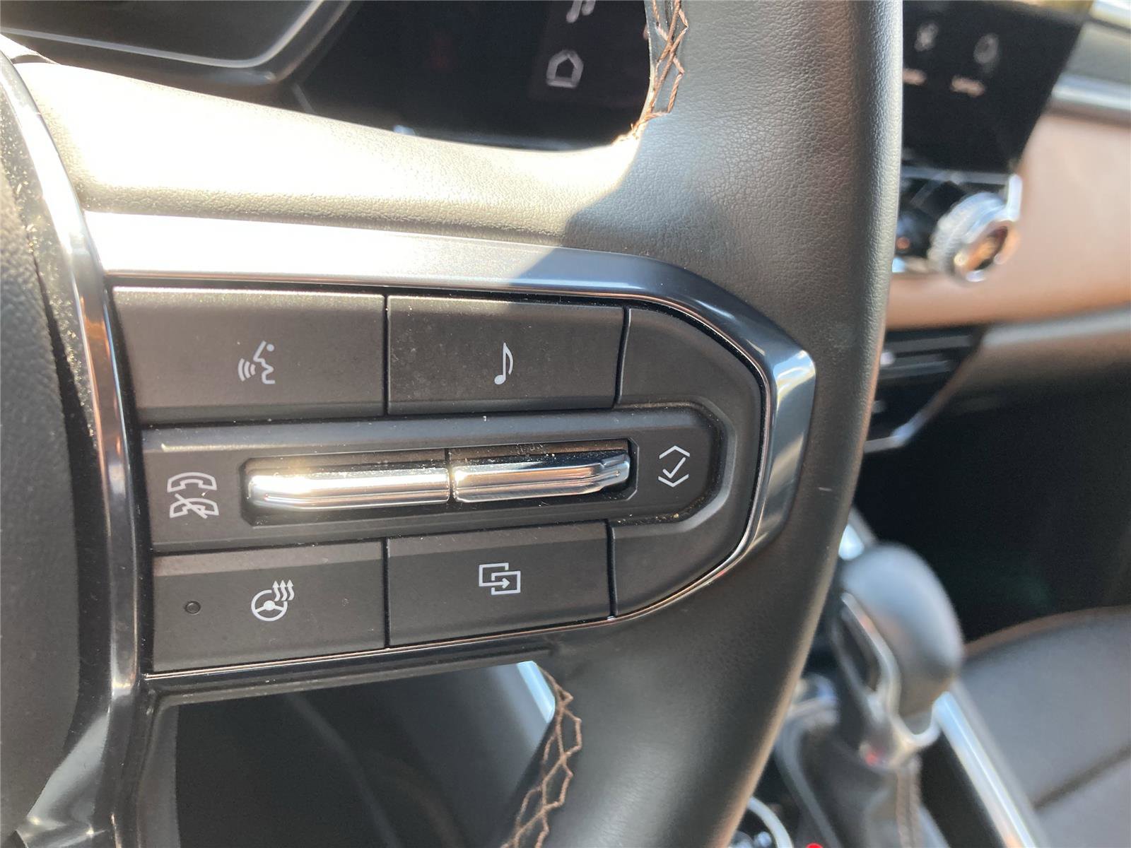 Used 2023 GMC Canyon AT4 w/ AT4 Premium Package image 22