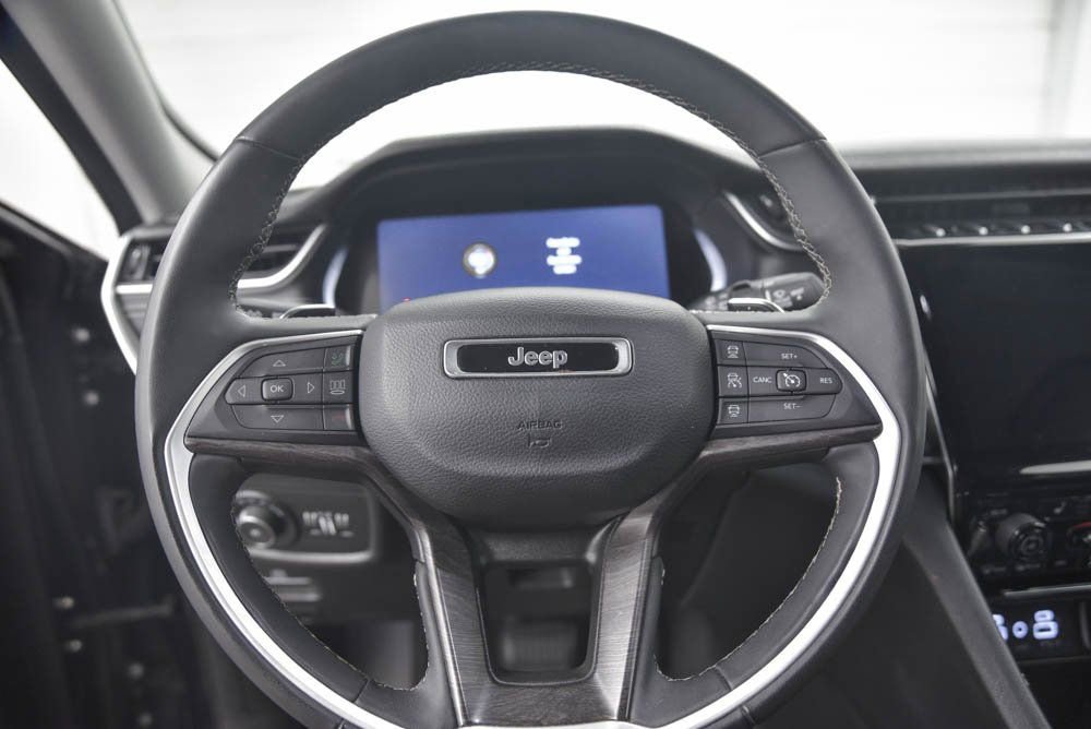 Used 2024 Jeep Grand Cherokee Limited image 19