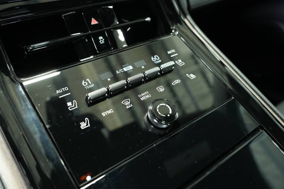 New 2025 Porsche Panamera 4 image 23