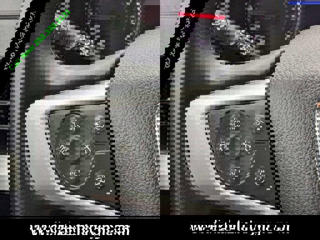 Used 2024 GMC Terrain SLT image 25