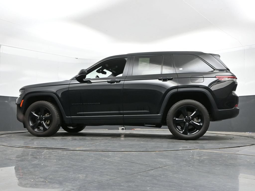 Used 2023 Jeep Grand Cherokee Altitude AWD/4WD image 45
