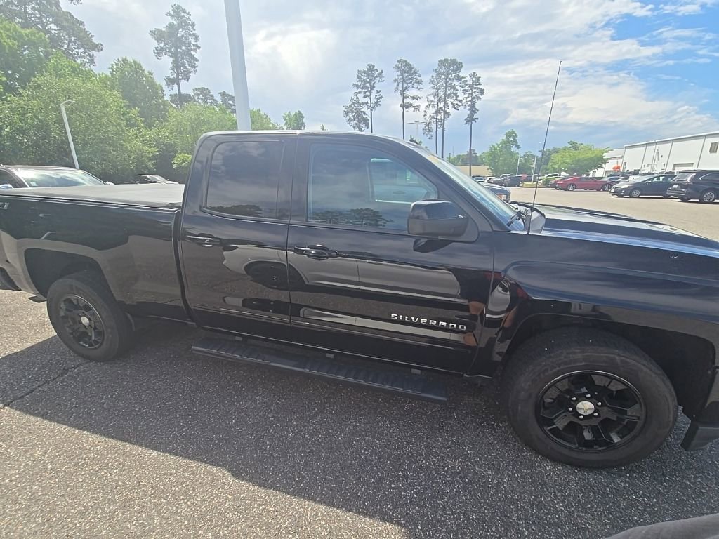 Used 2018 Chevrolet Silverado 1500 LT w/ All Star Edition image 4