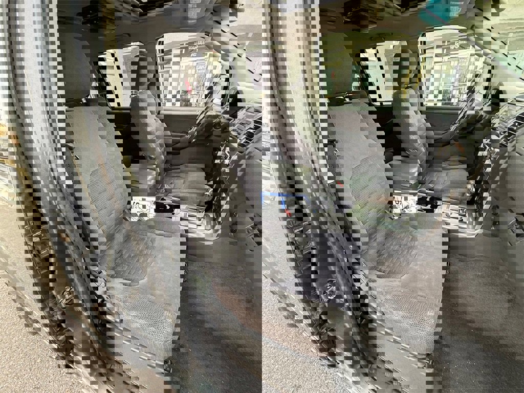 Used 2006 Nissan Pathfinder SE w/ (P01) Se Premium Pkg image 49