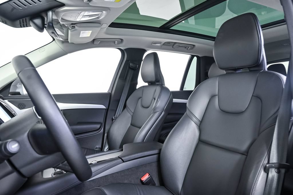Certified 2025 Volvo XC90 B5 Core AWD/4WD image 7