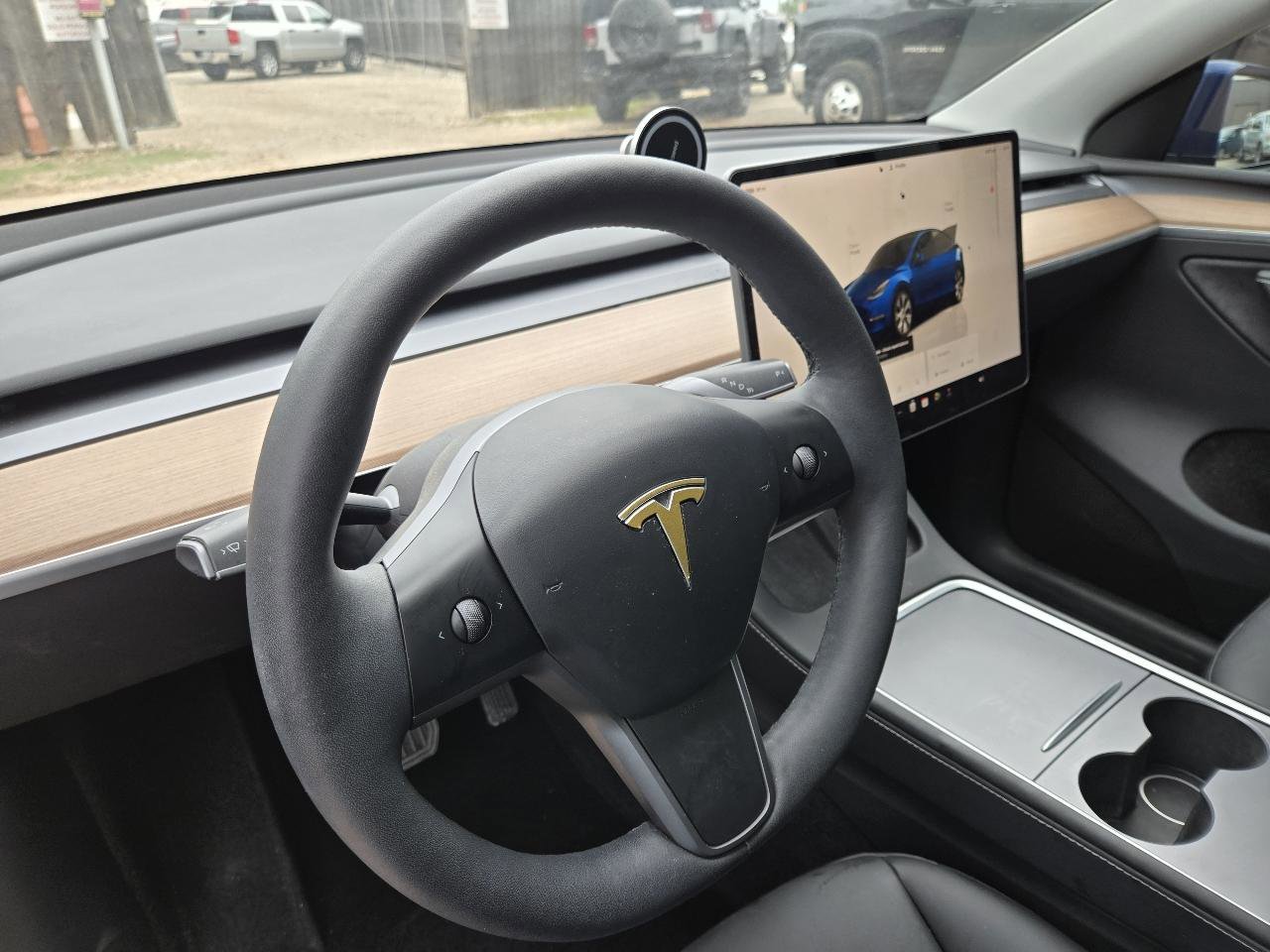 Used 2023 Tesla Model Y Long Range image 1