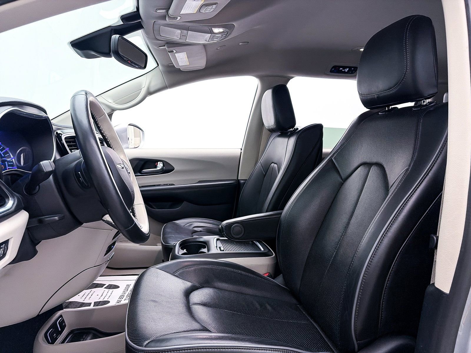 Used 2020 Chrysler Pacifica Limited w/ Advanced Safetytec Group image 18