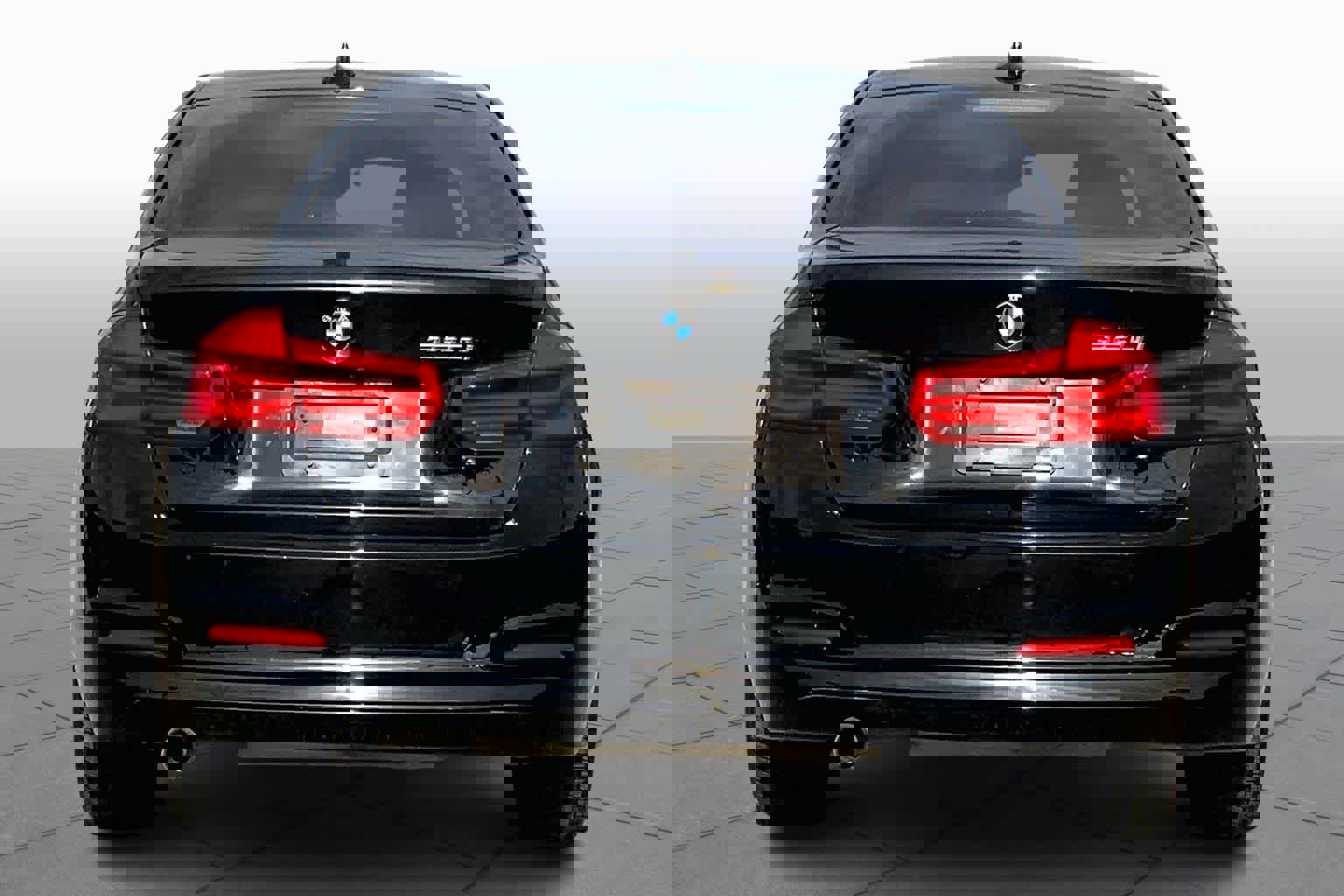 Used 2018 BMW 320i Sedan image 5