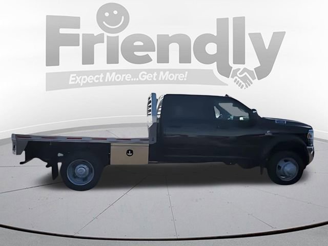 Used 2024 RAM 5500 Tradesman w/ Chrome Appearance Group AWD/4WD video 3