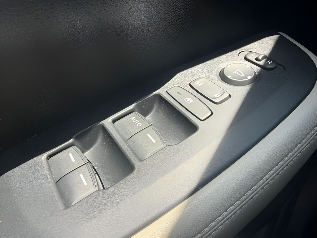 Certified 2023 Honda HR-V LX image 25