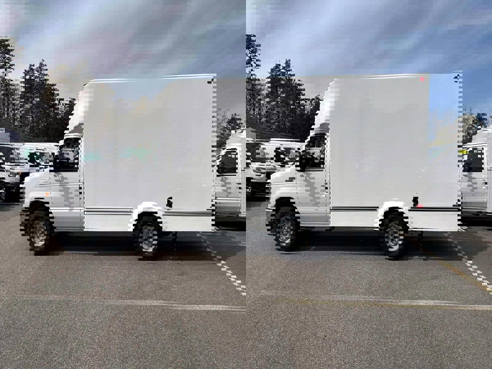 New 2027 Ford E-350 and Econoline 350 Super Duty w/ Power Equipment Group image 2