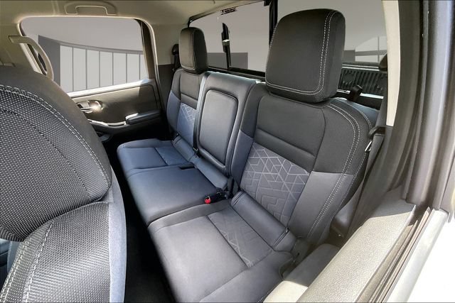 Used 2025 Nissan Frontier SV RWD image 22