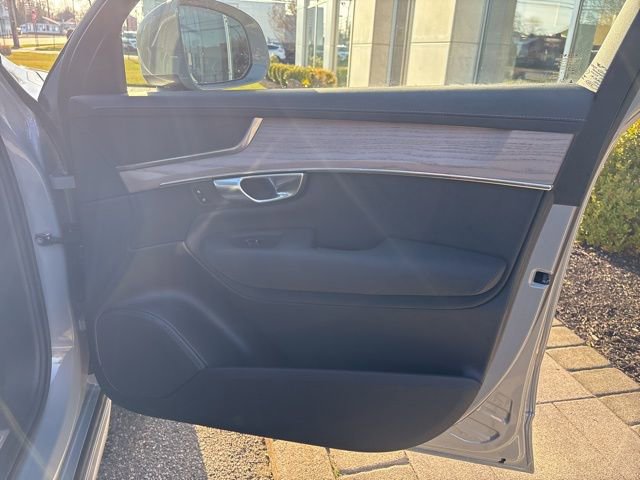 Used 2025 Volvo XC90 B6 Plus AWD/4WD image 15