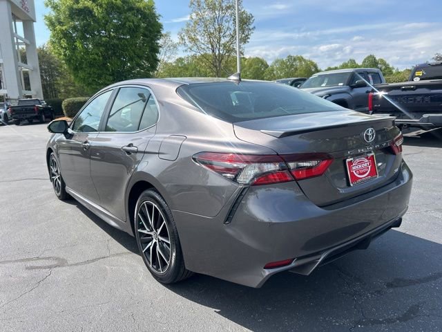 Used 2024 Toyota Camry SE FWD image 9