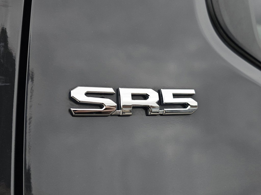 Used 2024 Toyota Tacoma SR5 AWD/4WD image 15