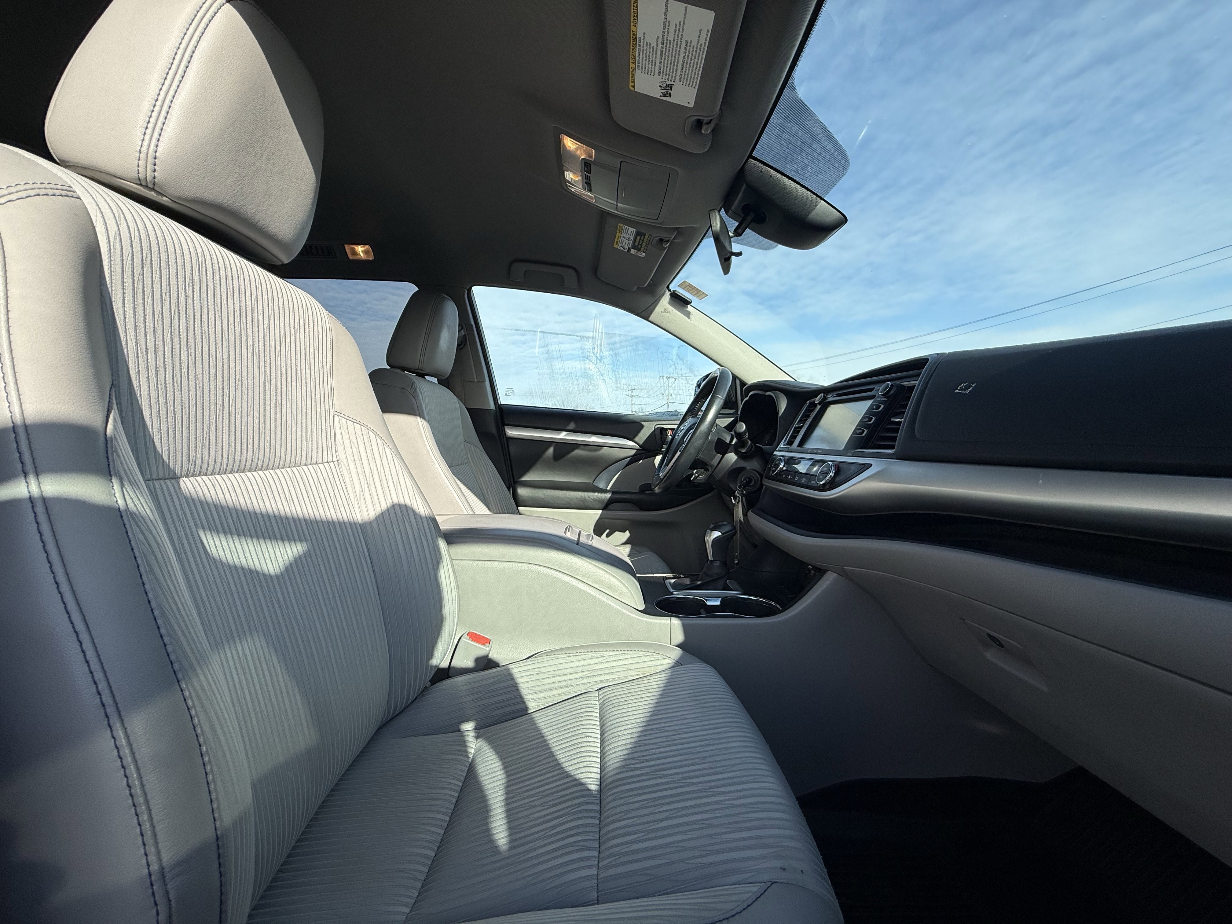 Used 2017 Toyota Highlander Plus image 38