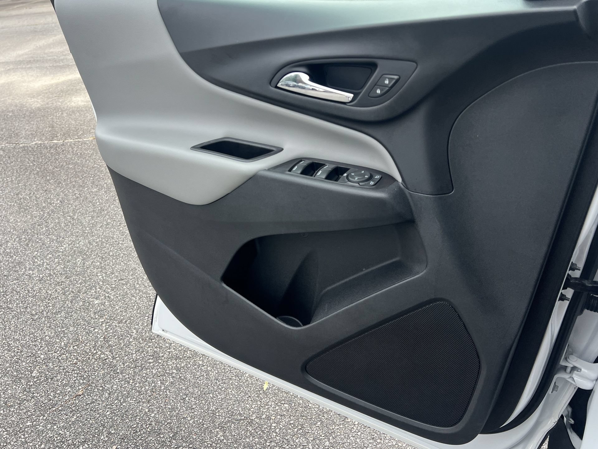 Used 2020 Chevrolet Equinox LS FWD image 14