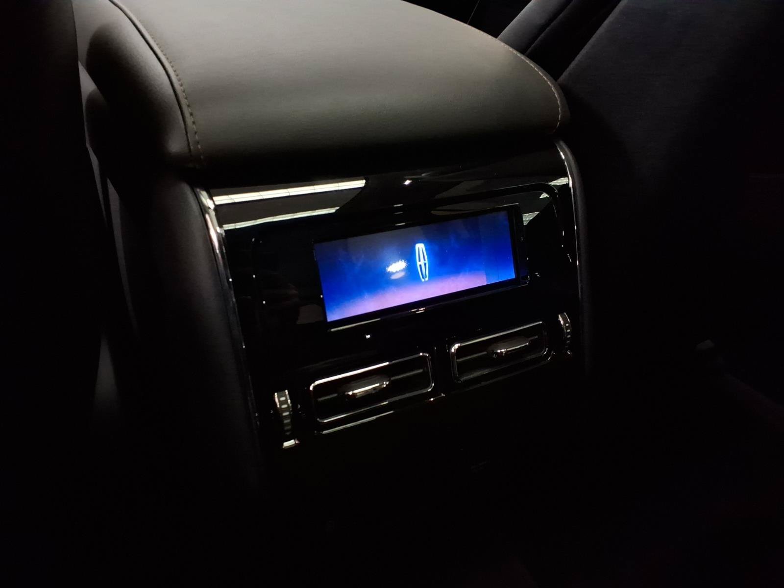 New 2026 Lincoln Aviator Reserve w/ Illumination Package AWD/4WD image 7