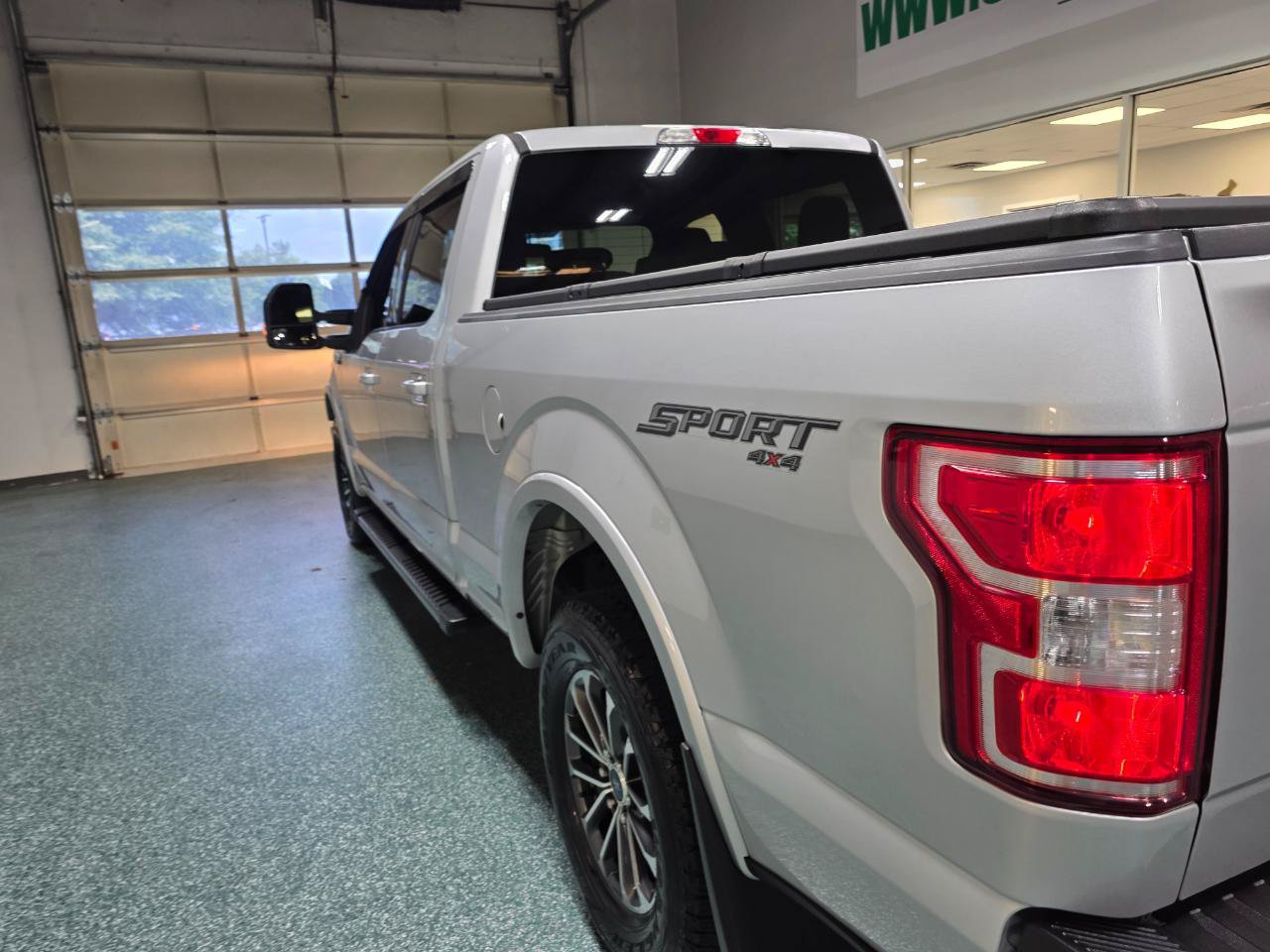Used 2018 Ford F150 XLT w/ Equipment Group 301A Mid AWD/4WD image 10
