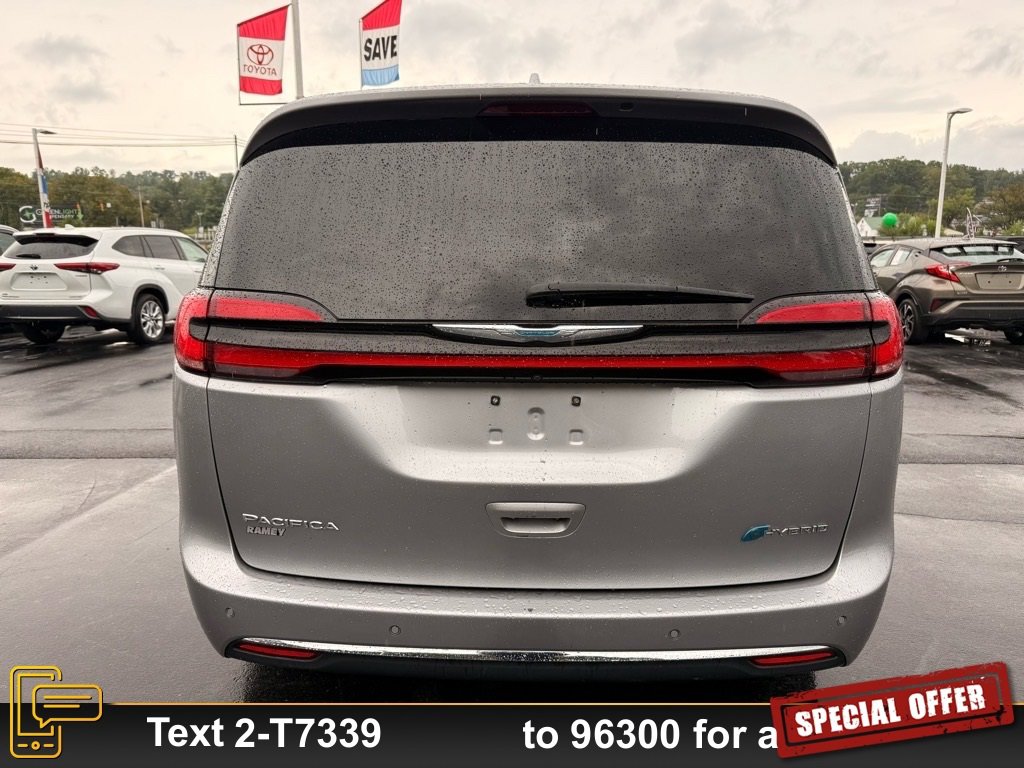 Used 2021 Chrysler Pacifica Touring-L image 6