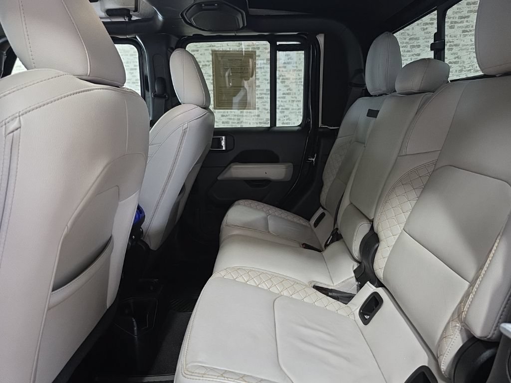 Used 2021 Jeep Gladiator Overland AWD/4WD image 15