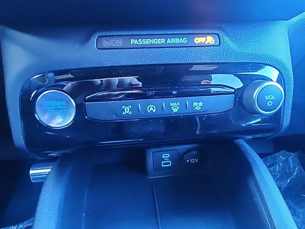 Certified 2023 Ford Escape ST-Line Select w/ Tech Pack #1 image 17