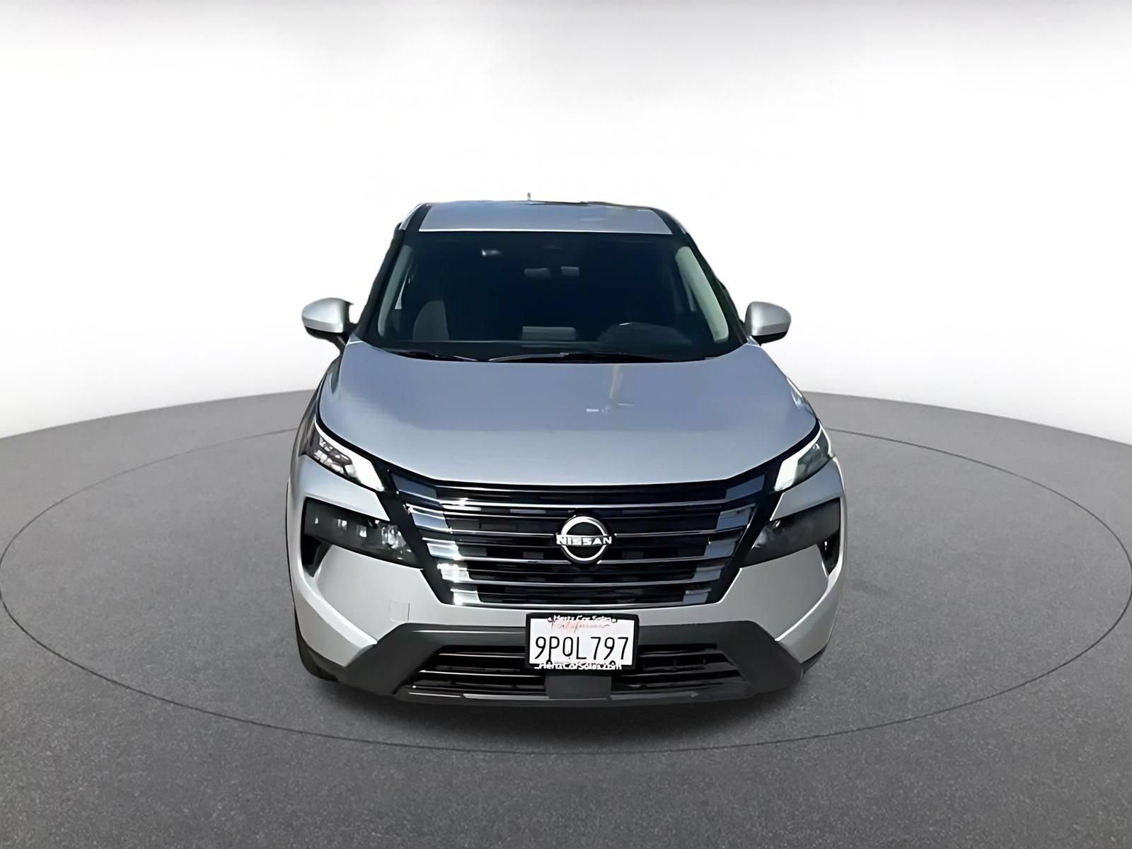 Used 2025 Nissan Rogue SV AWD/4WD image 4