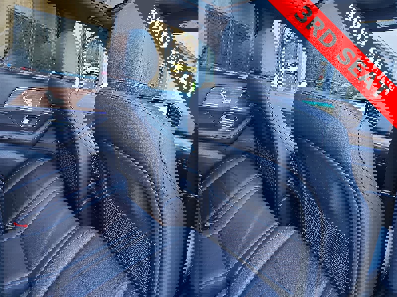 Used 2021 Mercedes-Benz GLE 350 w/ 3rd Row Seat Package image 16