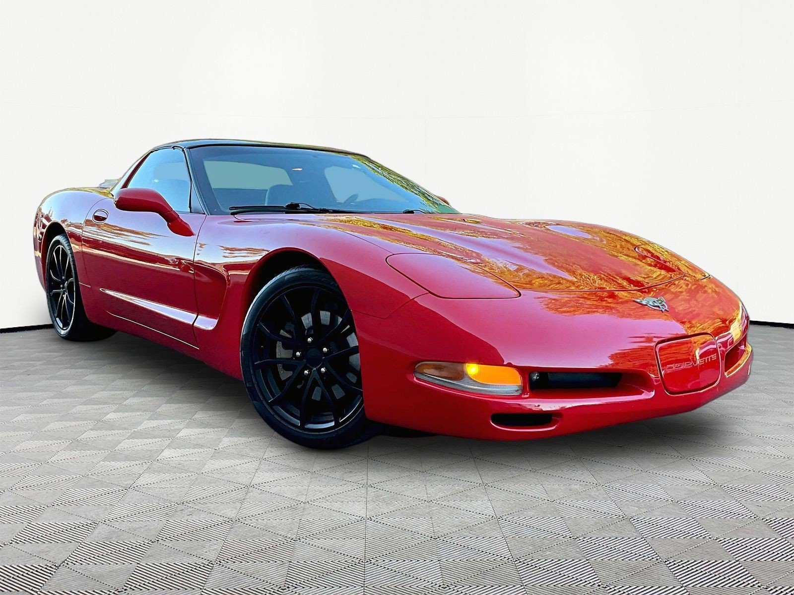 Used 2003 Chevrolet Corvette Coupe RWD image 3