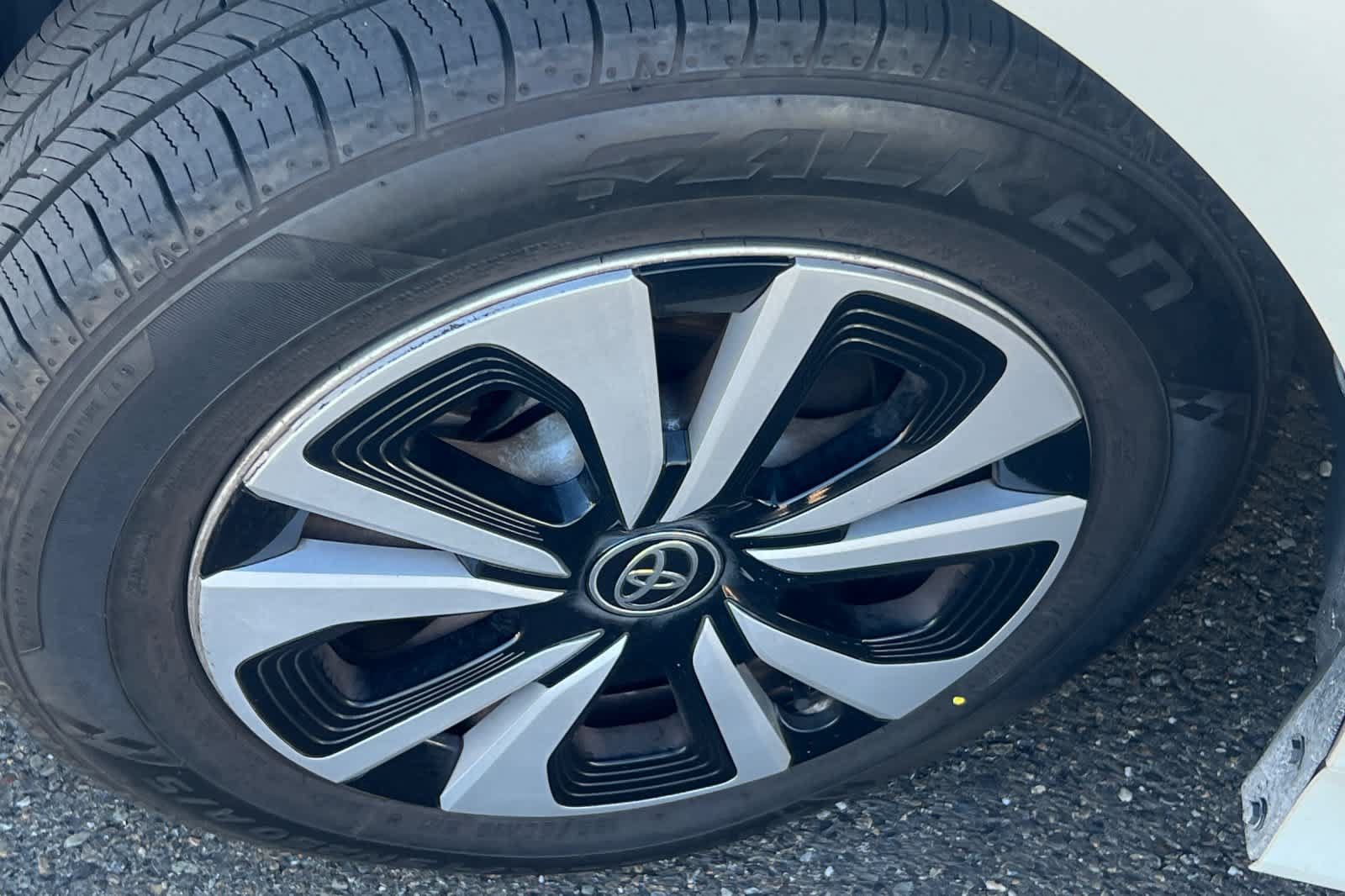 Used 2018 Toyota Prius Prime Plus w/ Carpet Mat Package FWD image 11