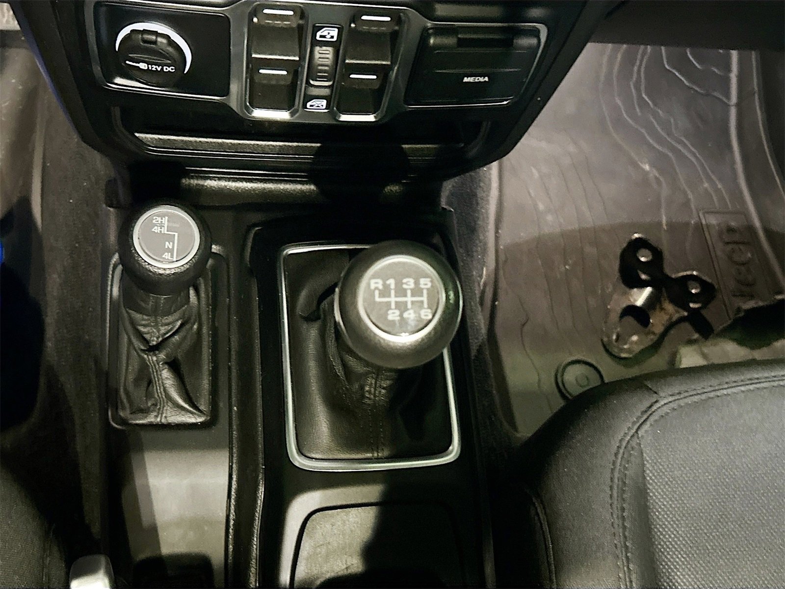 Used 2022 Jeep Wrangler Unlimited Sport image 16