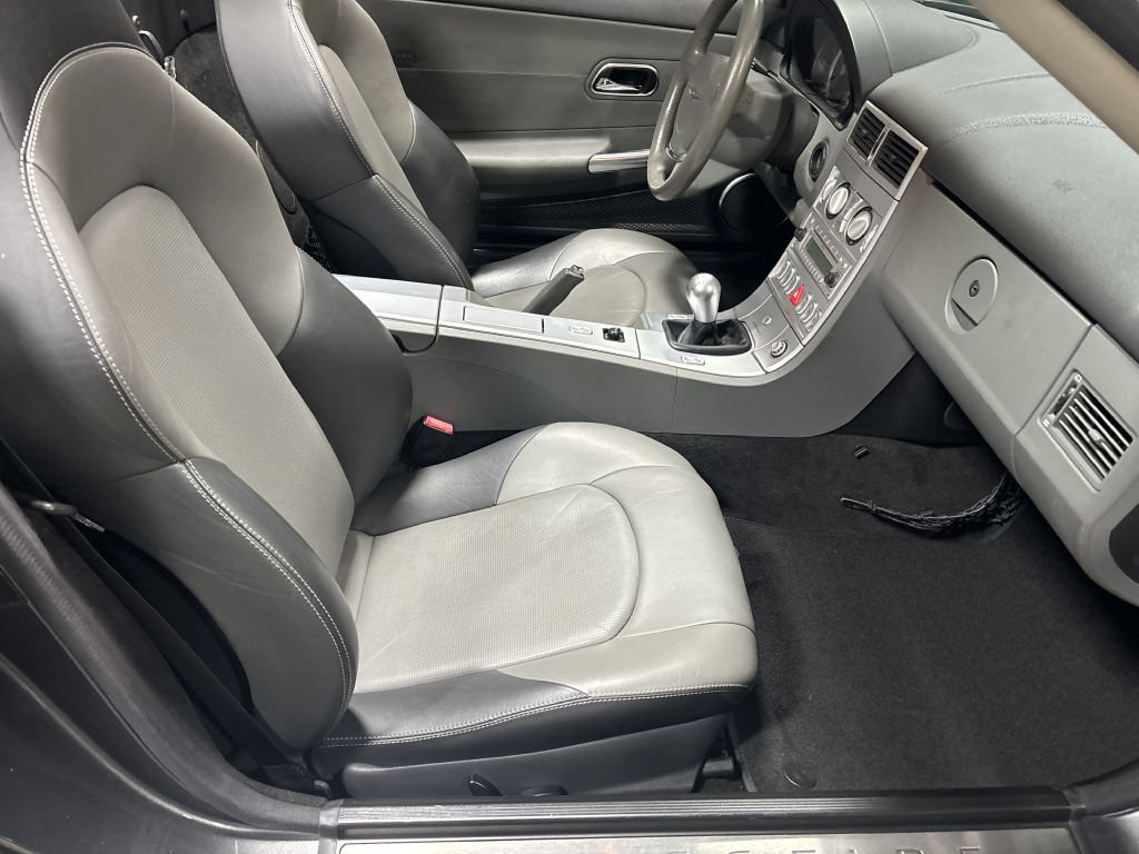 Used 2005 Chrysler Crossfire Limited RWD image 46