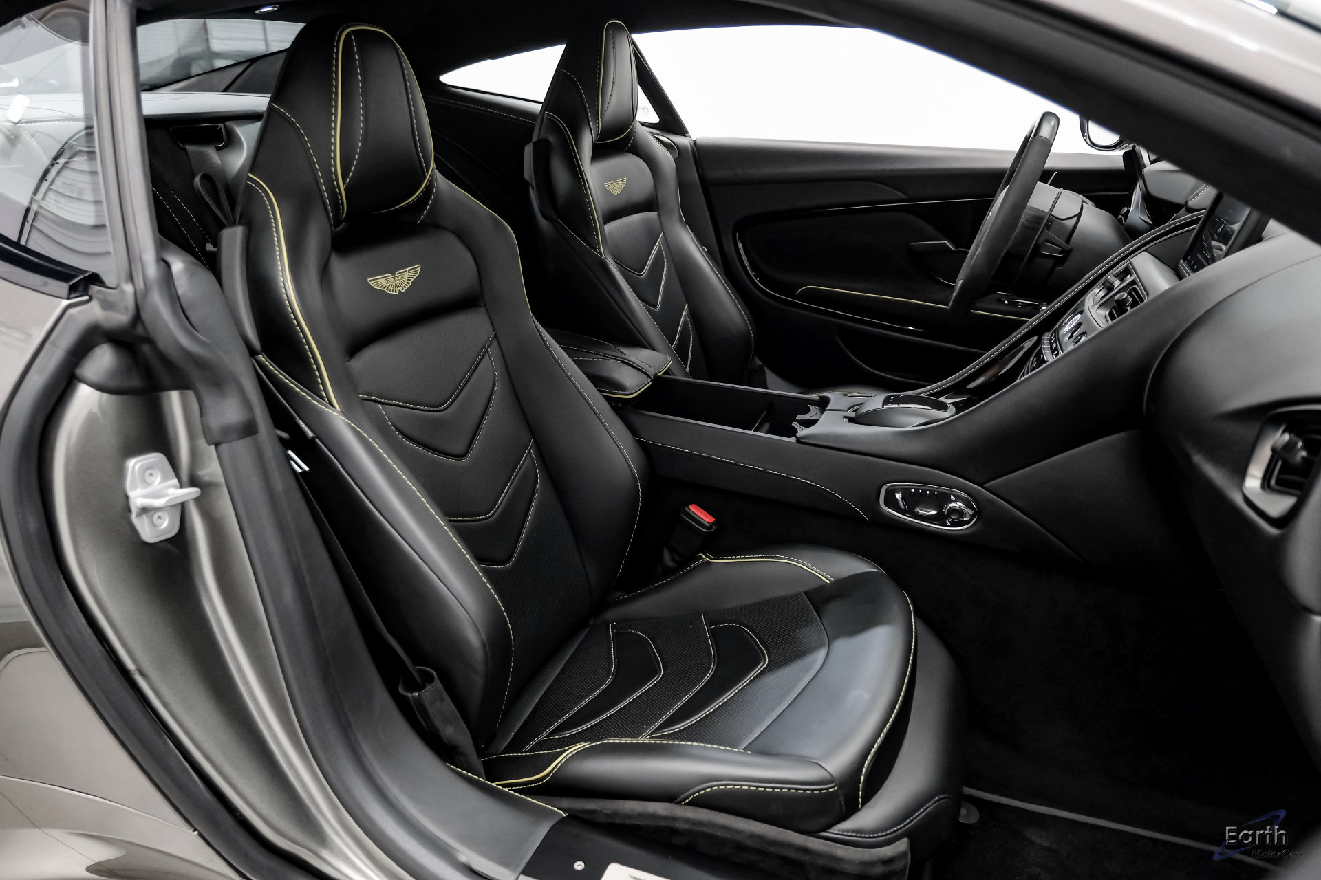 Used 2019 Aston Martin DBS Superleggera RWD image 56