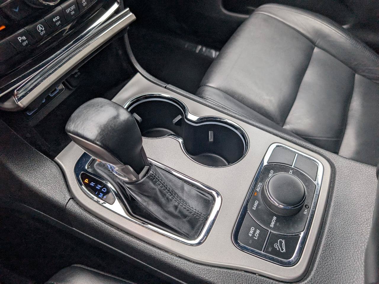 Used 2020 Jeep Grand Cherokee Limited AWD/4WD image 24