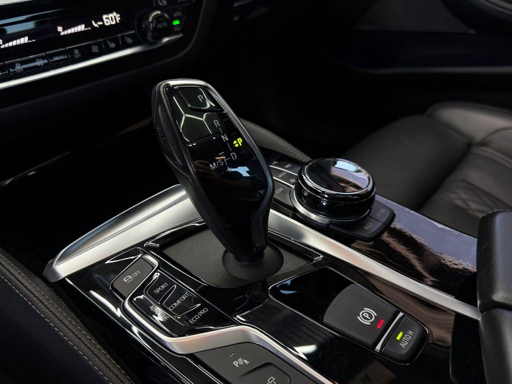 Used 2019 BMW M550i xDrive w/ Dynamic Handling Package AWD/4WD image 21