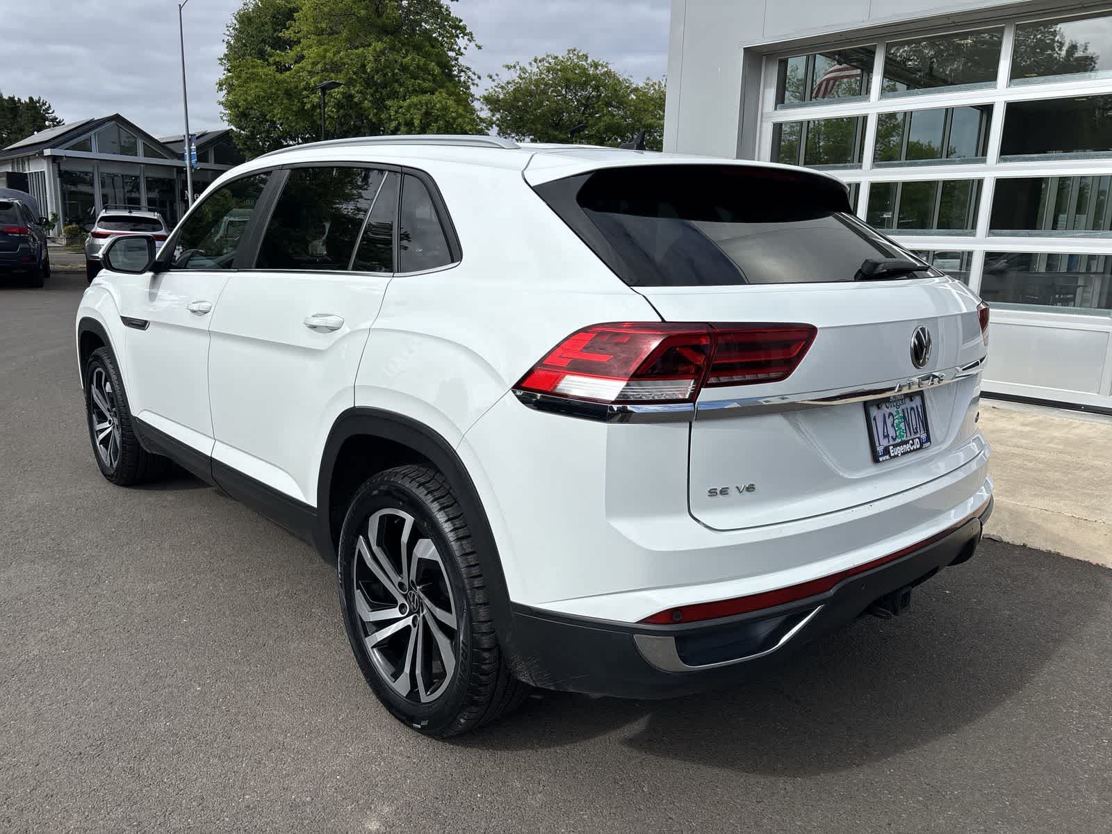 Used 2020 Volkswagen Atlas Cross Sport SE AWD/4WD image 3