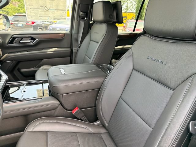 New 2026 GMC Yukon XL Denali w/ Denali Reserve Package AWD/4WD image 17