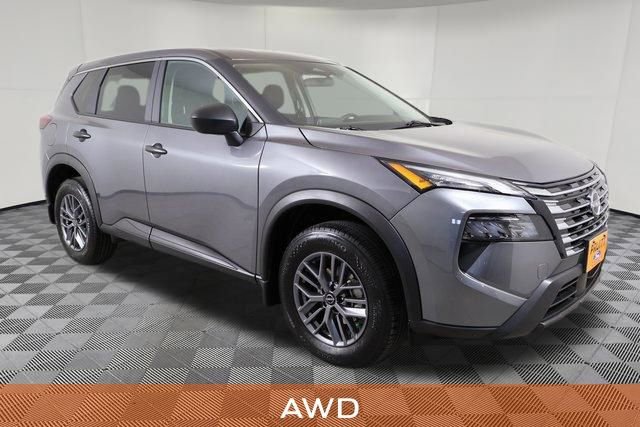 Used 2025 Nissan Rogue S image 4