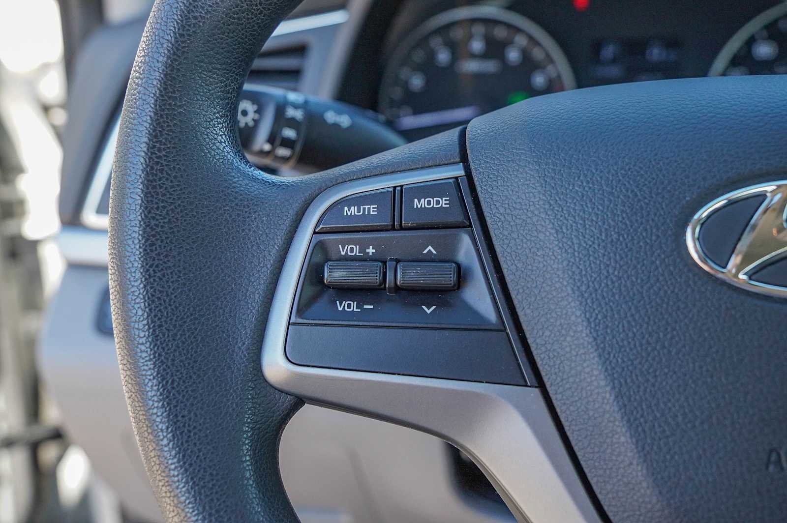 Used 2017 Hyundai Elantra SE image 13